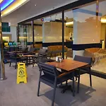 Oasis Hotel